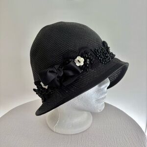 Louise Green Millinery Black Straw Cloche NWOT Beaded Band Patented Sweat Band